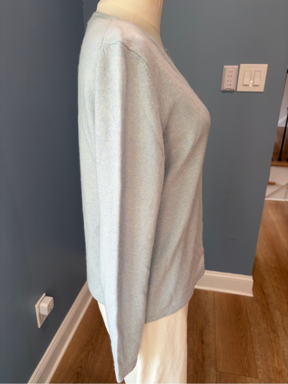 Lord & Taylor 100% Cashmere Cardigan Sweater Light Blue Petite Medium PM - Picture 5 of 8